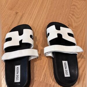 Steve Madden White and Black Leather Slide Sandals - Women's